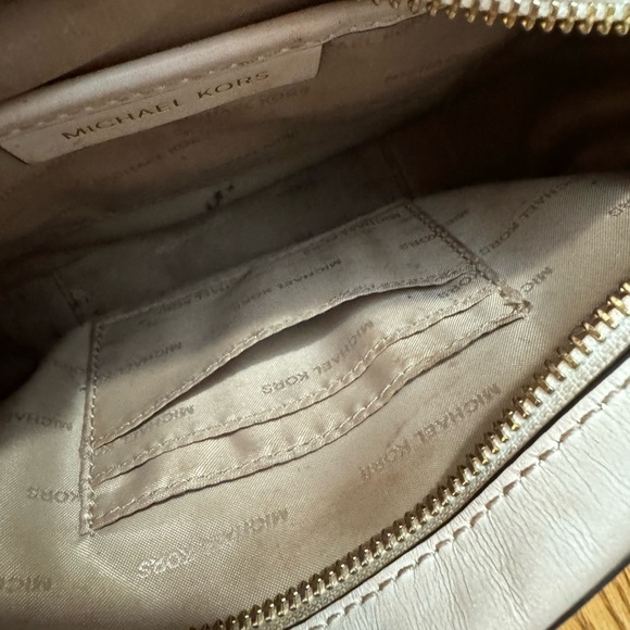 Michael Kors Medium Ginny Camera Messenger Crossbody Mimosa SAME DAY SHIP - Picture 7 of 7